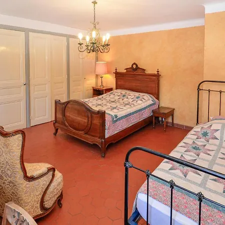 Casa vacanze Lovely In With Kitchen La Garde (Var)