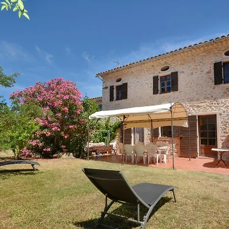 Casa vacanze Lovely In With Kitchen